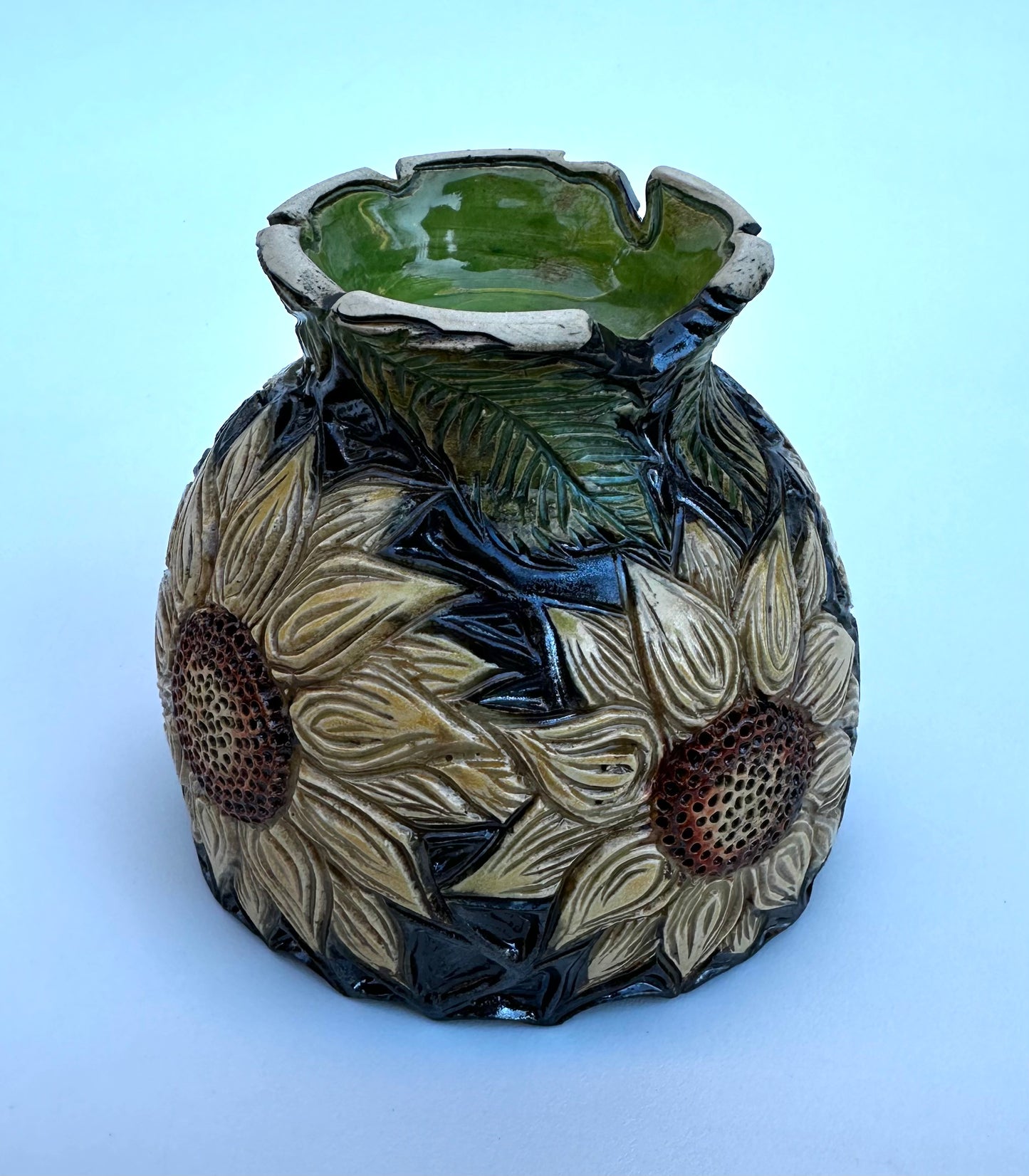 Medium bowl with Sunflowers