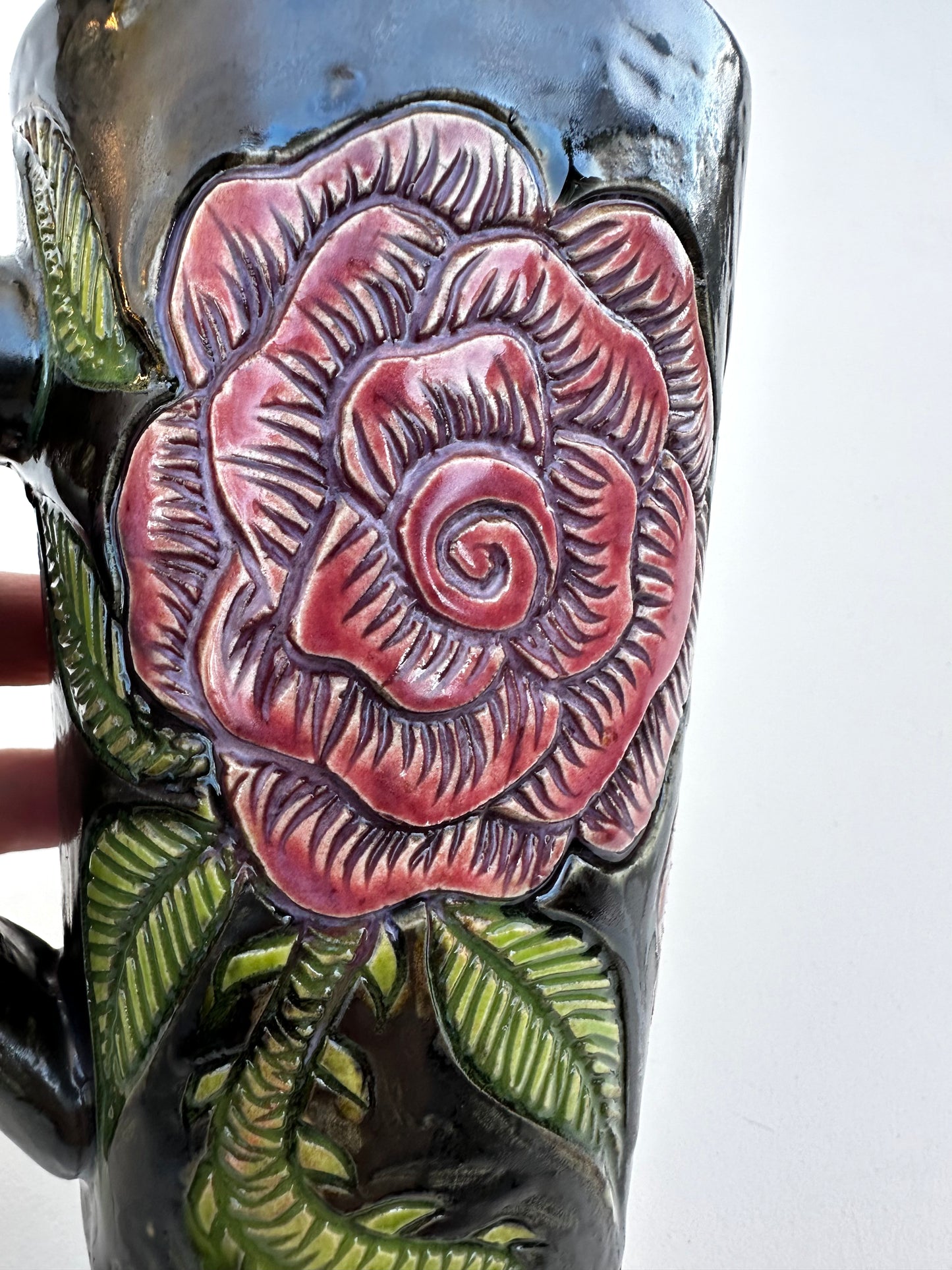 Large black mug with Roses