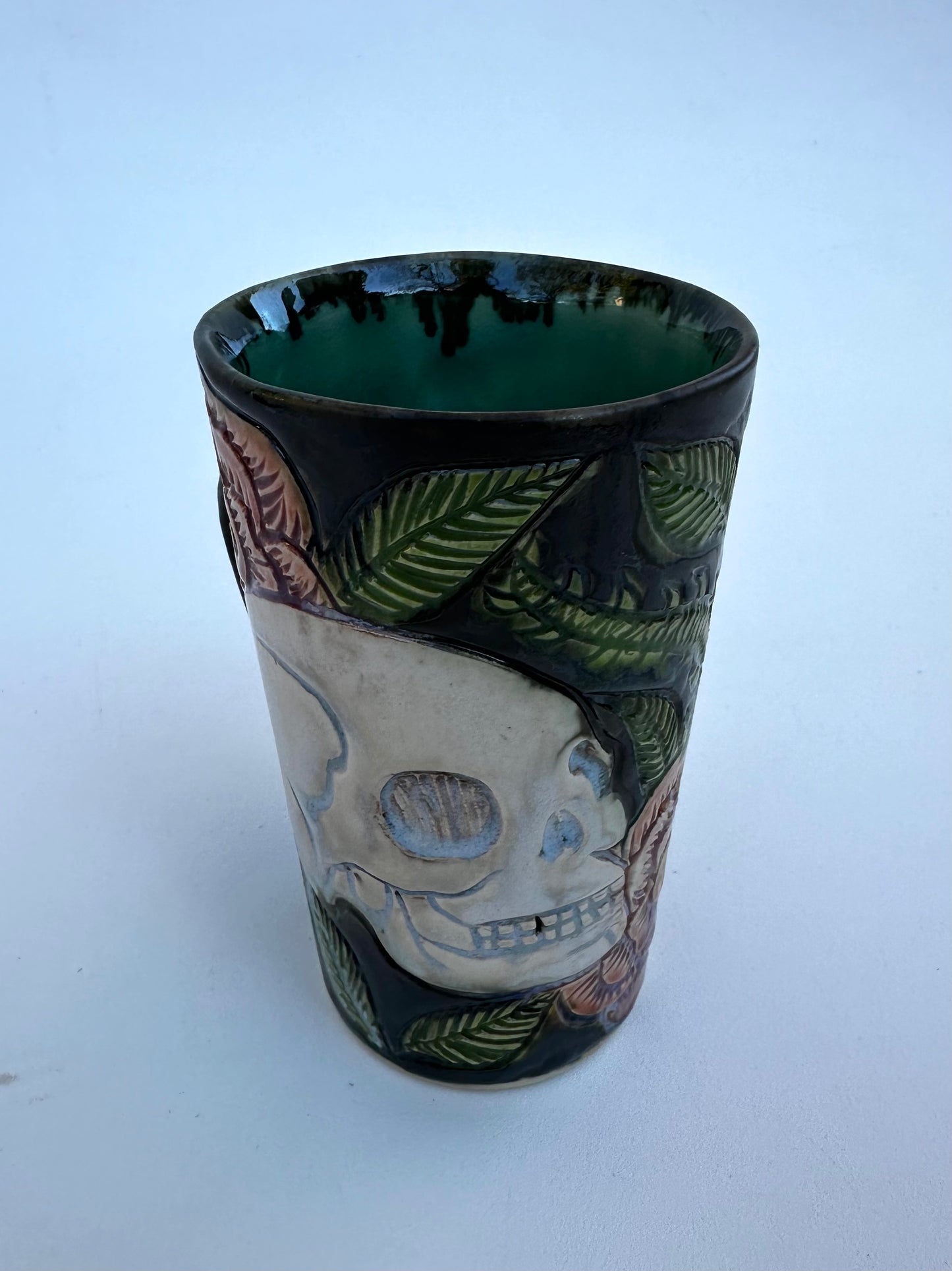 Mug with roses and skull