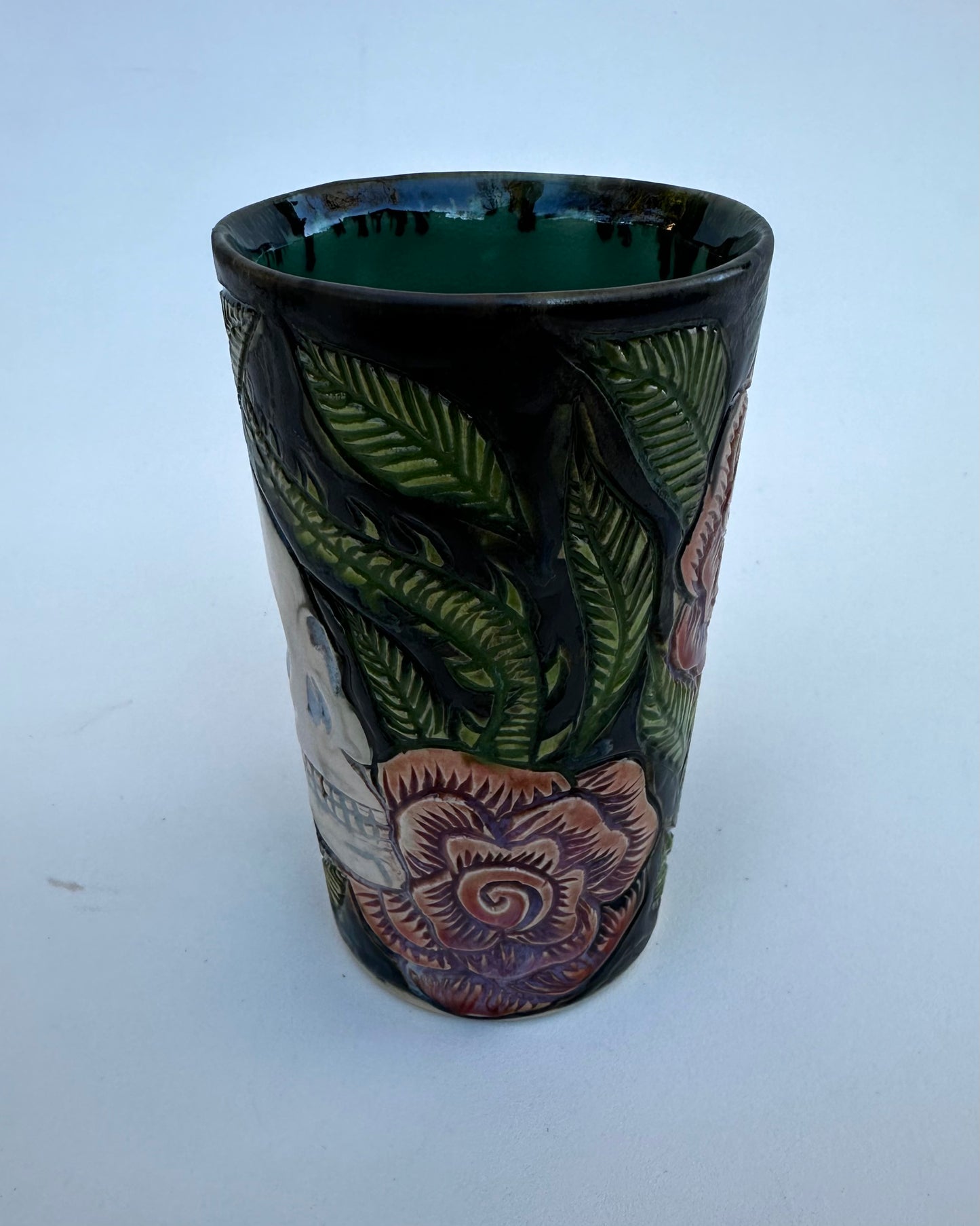 Mug with roses and skull