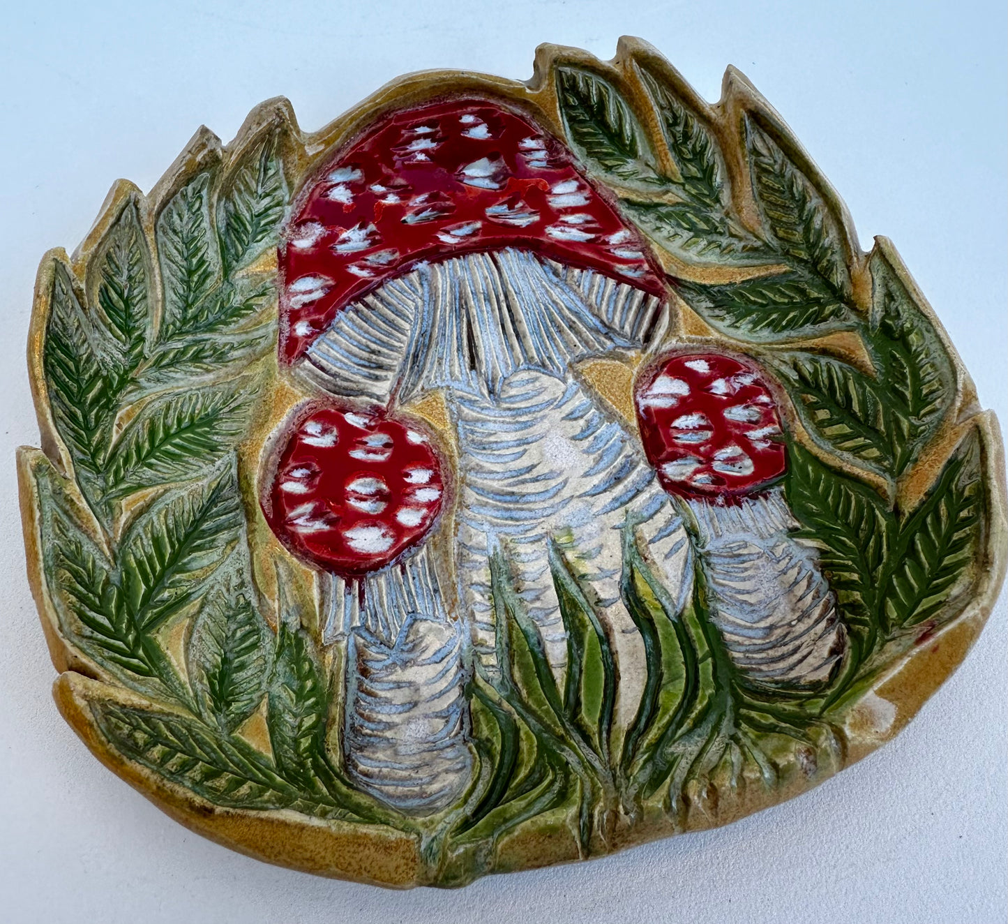Small plate with Amanitas and ferns